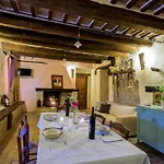 Semesterbostad Gorgeous With Pool Near Sibillini Mountains