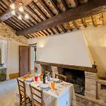 Gorgeous With Pool Near Sibillini Mountains