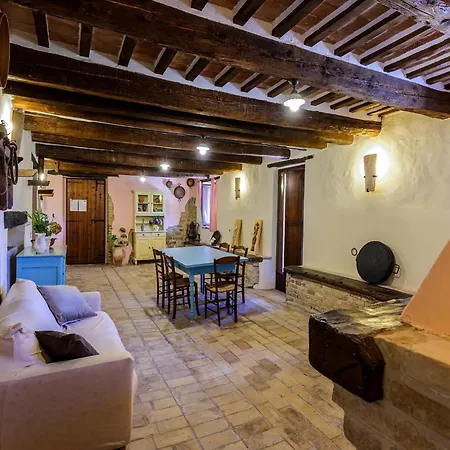 Gorgeous With Pool Near Sibillini Mountains Feriehus