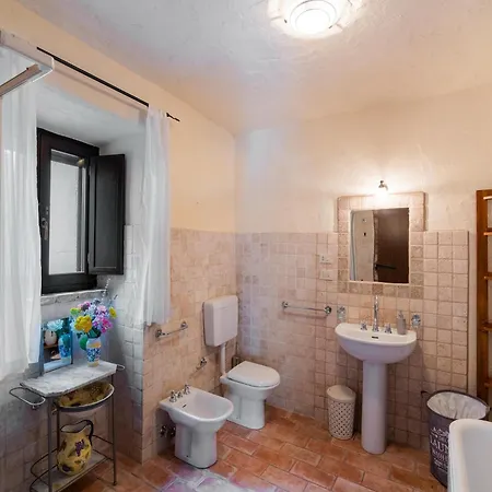 Gorgeous With Pool Near Sibillini Mountains
