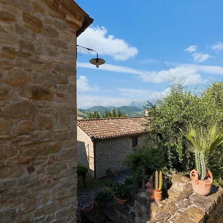 بيت للعطل Gorgeous With Pool Near Sibillini Mountains