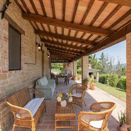 Gorgeous With Pool Near Sibillini Mountains
