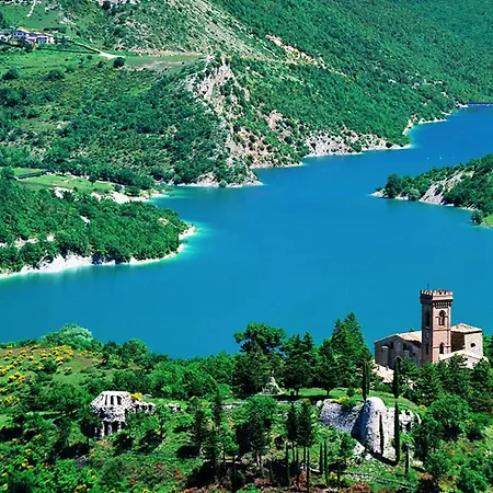 بيت للعطل Gorgeous With Pool Near Sibillini Mountains