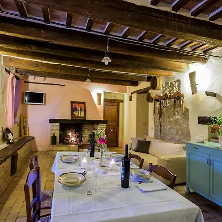 Holiday home Gorgeous Apartment With Pool Near Sibillini Mountains
