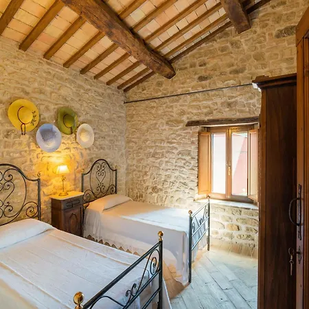 Gorgeous With Pool Near Sibillini Mountains *