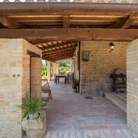 Gorgeous With Pool Near Sibillini Mountains Casa de Férias *