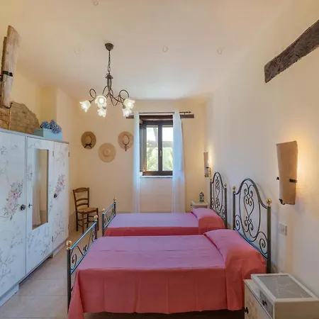 Gorgeous Apartment With Pool Near Sibillini Mountains Holiday home Monte San Martino