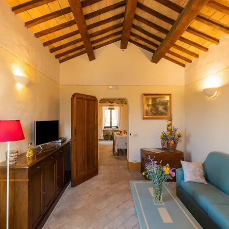 Holiday home Gorgeous Apartment With Pool Near Sibillini Mountains *